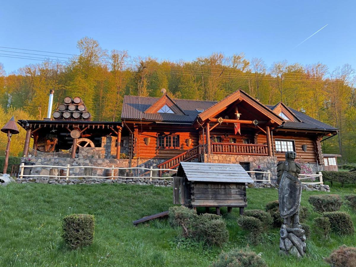 Koliba U Rytiera Villa Zvolen Exterior photo